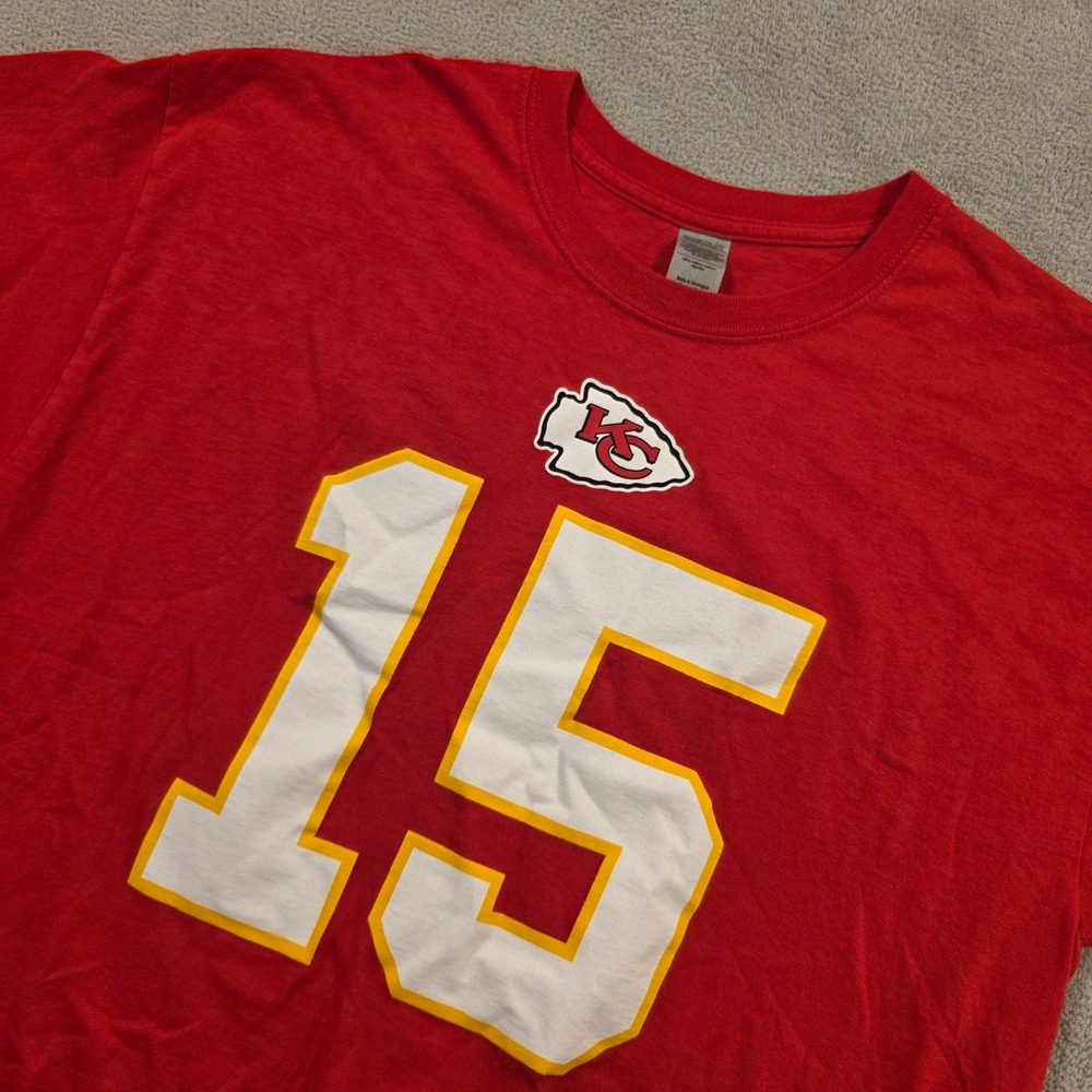 NFL Team Apparel T-Shirt Mens L Red Patrick Mahomes 15 Chiefs Streetwear Sporty